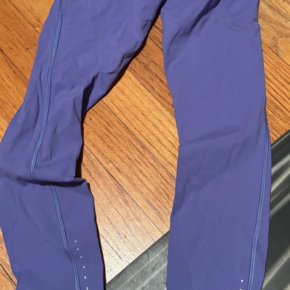 Lululemon purple leggings size 2 with pockets - Picture 1 of 4